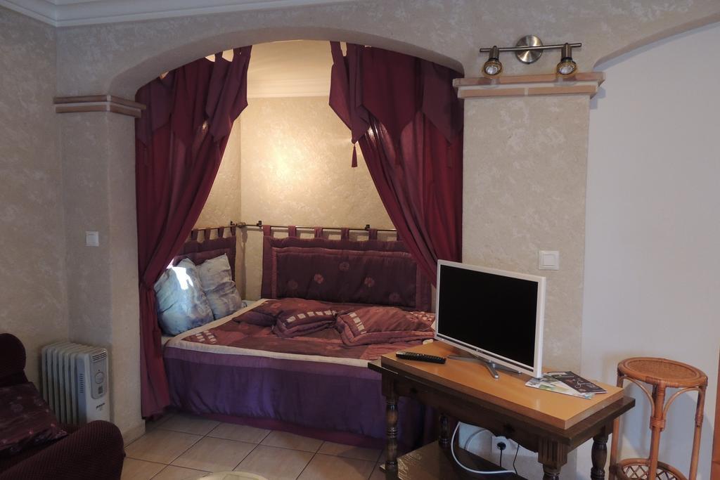 Le Manoir De Goliath Appartement Toutainville Kamer foto