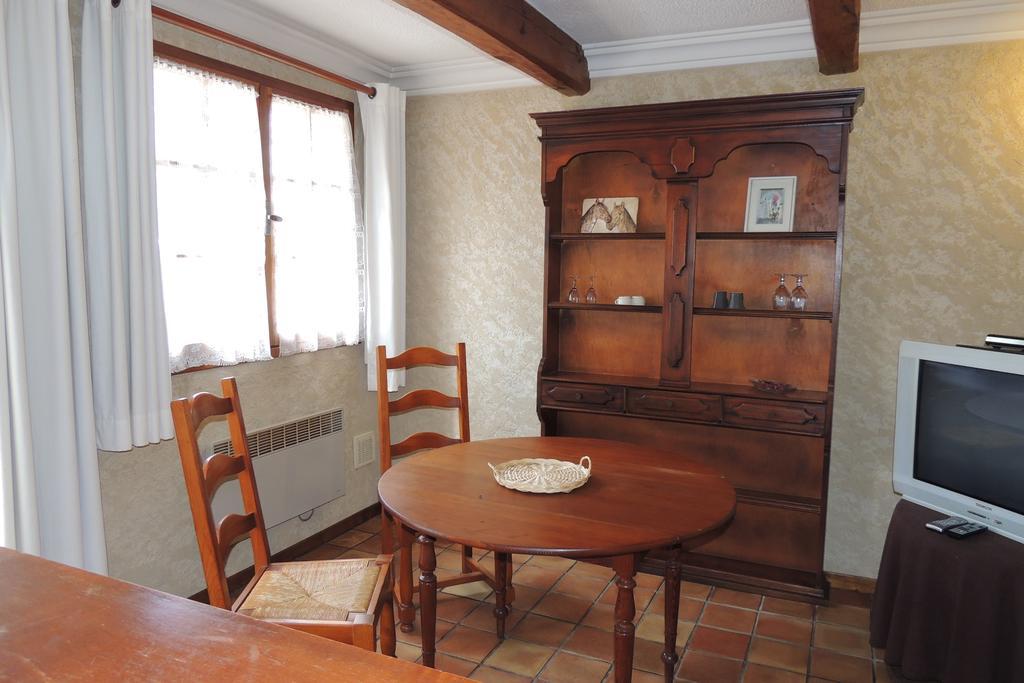Le Manoir De Goliath Appartement Toutainville Kamer foto
