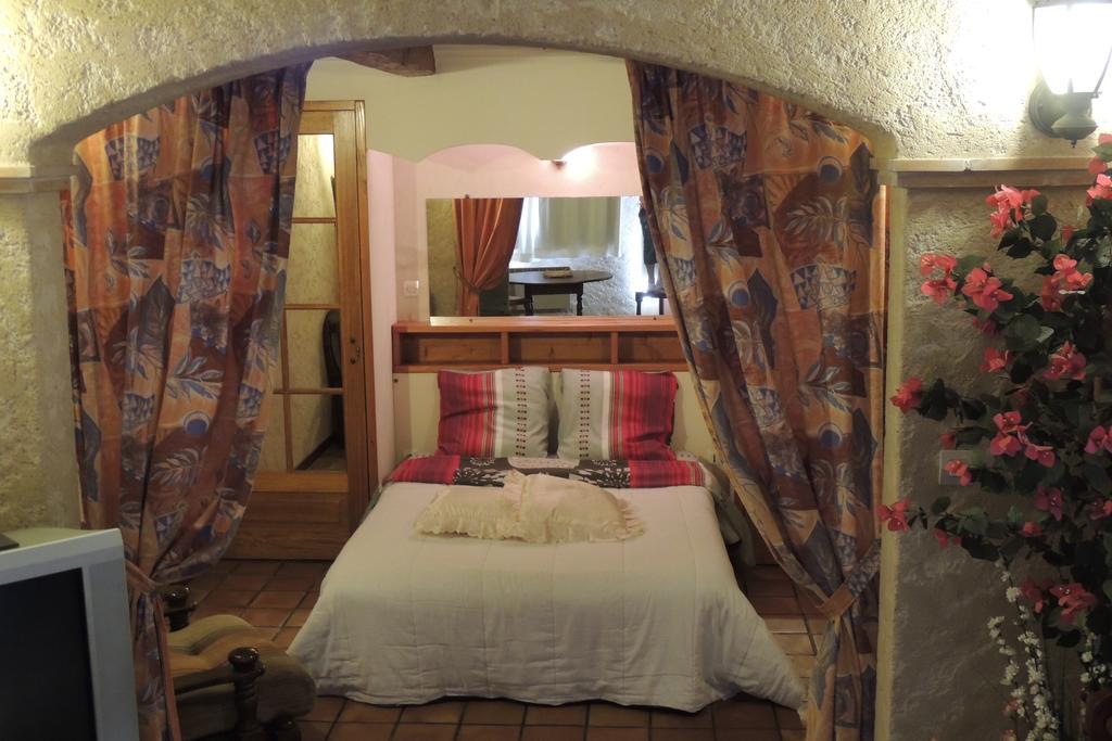 Le Manoir De Goliath Appartement Toutainville Kamer foto