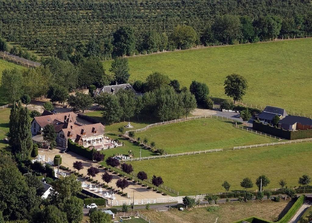 Le Manoir De Goliath Appartement Toutainville Buitenkant foto