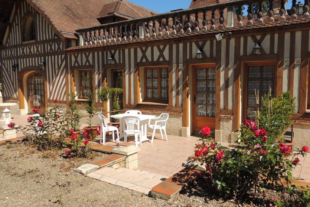 Le Manoir De Goliath Appartement Toutainville Buitenkant foto