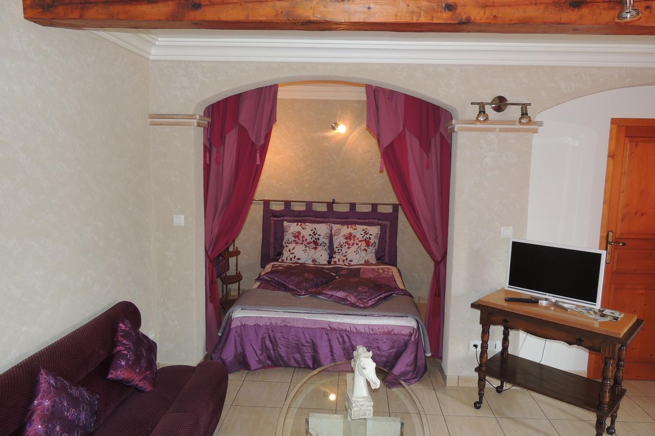 Le Manoir De Goliath Appartement Toutainville Buitenkant foto
