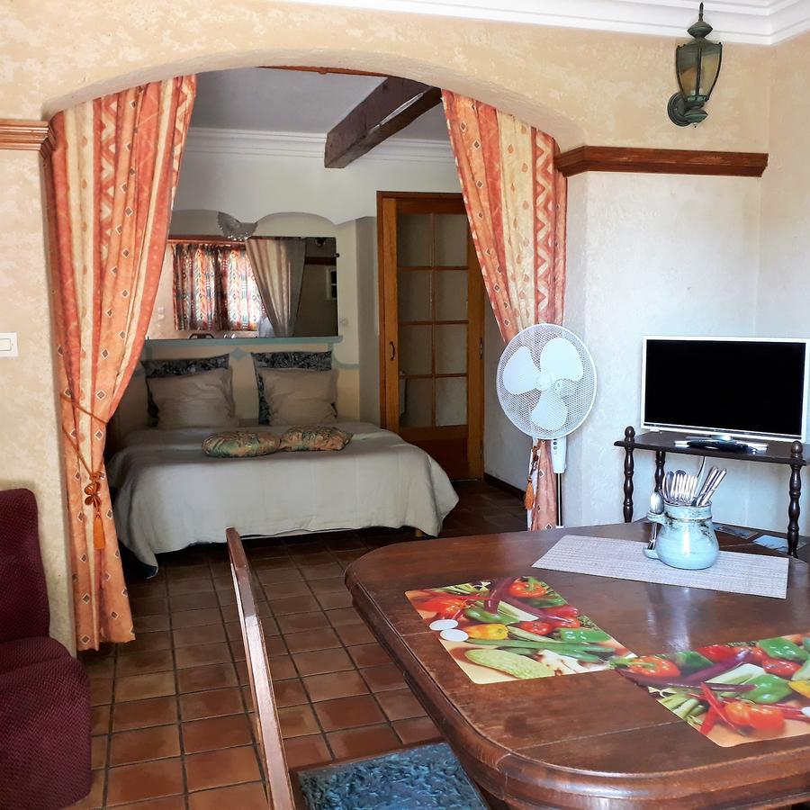 Le Manoir De Goliath Appartement Toutainville Buitenkant foto
